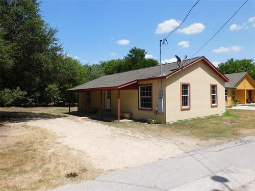 1320 Green St, Lockhart, TX, 78644-1513 | Card Image