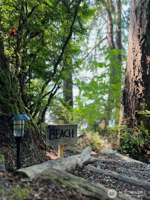 137 Sw Madrona Rd, Vashon, WA, 98070-6336 | Card Image