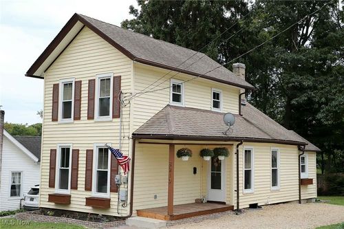 8210 Maple Ave, Garrettsville, OH, 44231-1222 | Card Image