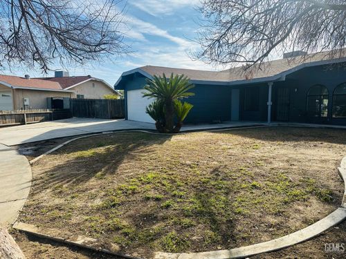 2012 Chaparral Cir, Delano, CA, 93215-3746 | Card Image