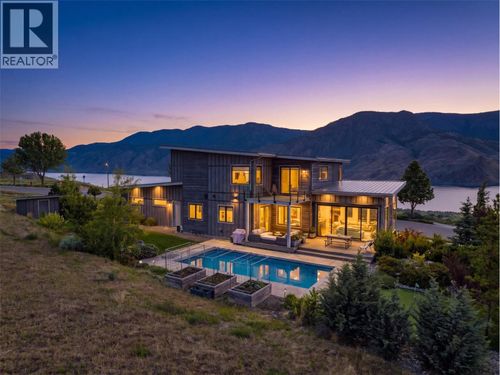 316 Holloway Dr, House with 5 bedrooms, 4 bathrooms and 10 parking in Kamloops BC | Card Image