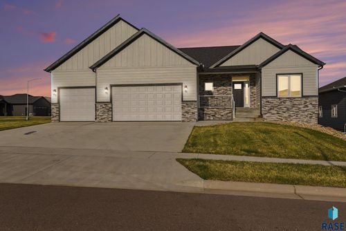 501 N Corsair Cir Circle, Sioux Falls, SD, 57110 | Card Image