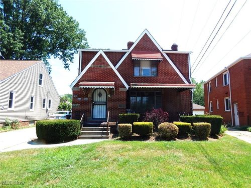 3211 Warren Rd, Cleveland, OH, 44111-1157 | Card Image