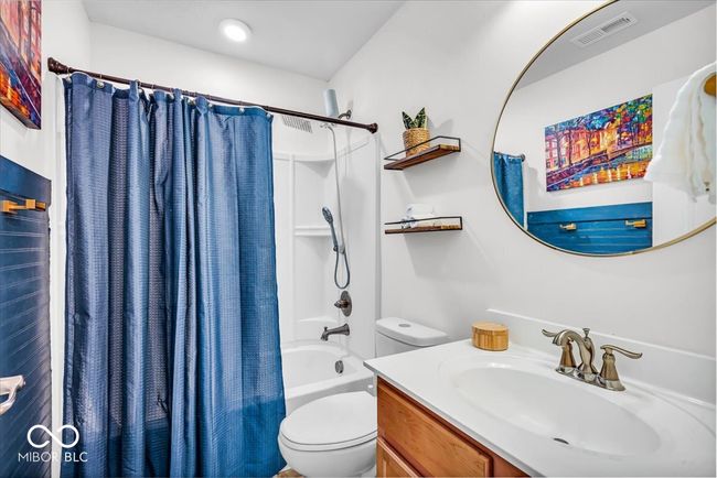 Beautifully remodeled full bathroom upstairs | Image 27