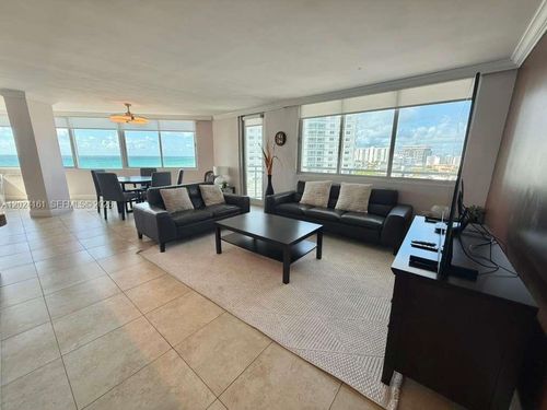 815-7135 Collins Ave, Miami Beach, FL, 33141-3238 | Card Image