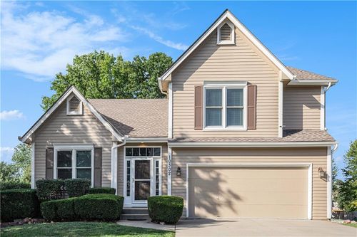10302 Ne 98th Ct, Kansas City, MO, 64157-9658 | Card Image