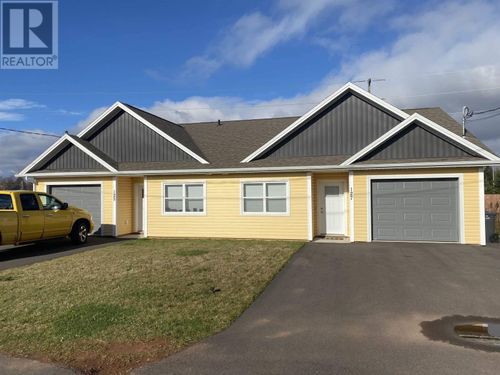 125 Oak Dr, Charlottetown, PE, C1A7Y8 | Card Image