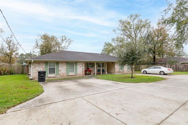 22195 E Martin Dr, Home with 3 bedrooms, 1 bathrooms and null parking in Porter TX | Image 4