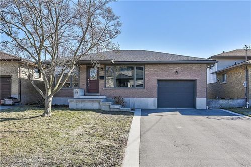 19 Cumberland St, Brantford, ON, N3S7J6 | Card Image
