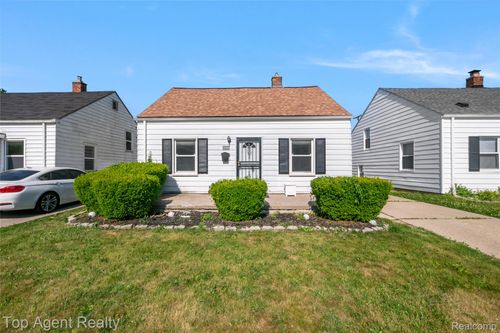22085 Rausch Ave, Eastpointe, MI, 48021-2539 | Card Image