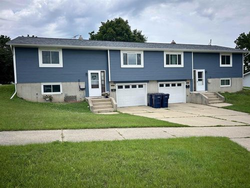 2046 Williamsburg Place, Janesville, WI, 53548 | Card Image