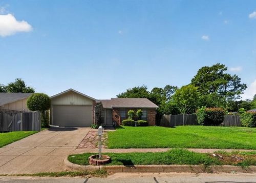 7700 Acapulco Rd, Fort Worth, TX, 76112-6115 | Card Image