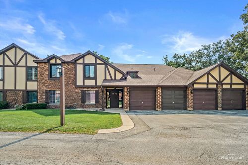 c-1623 Salisbury Ct, Wheaton, IL, 60189-8330 | Card Image