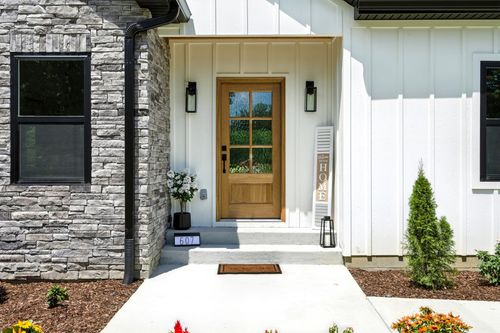 607 Collier Bend Rd, Charlotte, TN, 37036-5700 | Card Image