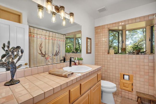 6879 State Highway 49 N, House other with 3 bedrooms, 3 bathrooms and null parking in Mariposa CA | Image 51