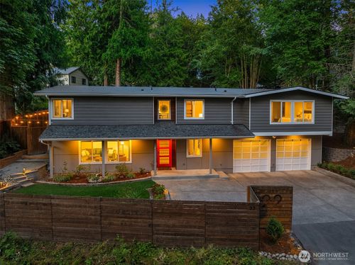 22 Louis Thompson Rd Se, Sammamish, WA, 98074-7008 | Card Image