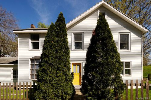 420 Rhinecliff Rd, Rhinebeck, NY, 12572-4002 | Card Image