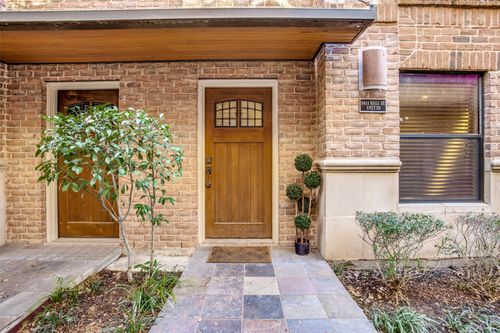 20-2411 N Hall St, Dallas, TX, 75204-2839 | Card Image