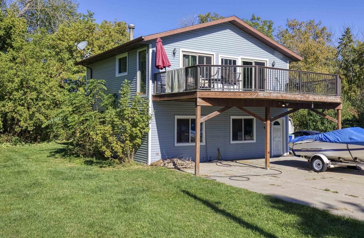 Rainbow Beach Rd, Neenah, WI 54956