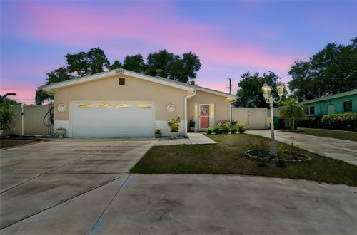 10572 Blossom Lake Dr, SEMINOLE, FL, 33772-7414 | Card Image