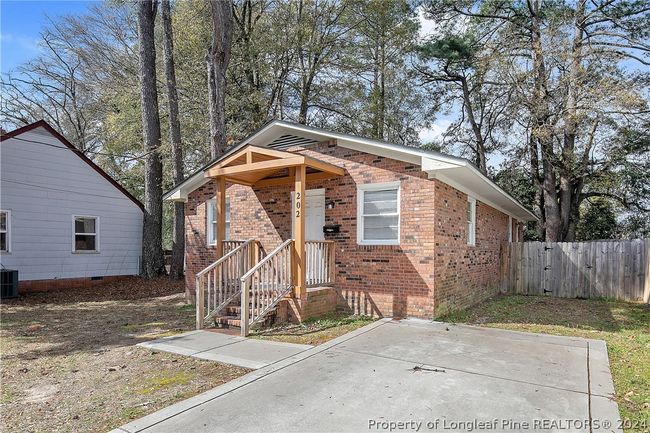 202 Sedberry Street, House other with 2 bedrooms, 1 bathrooms and null parking in Fayetteville NC | Image 2