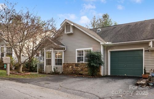 870 S Park Pl, Hendersonville, NC, 28791-3786 | Card Image