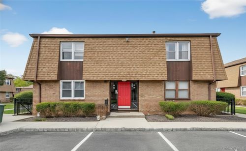 80 New Holland Vlg, Nanuet, NY, 10954-2440 | Card Image