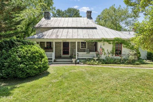2833 E Oakland Ave, Johnson City, TN, 37601-1355 | Card Image