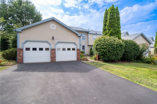 1230 Valleyview Dr, Lawrence, PA, 15055-1035 | Card Image