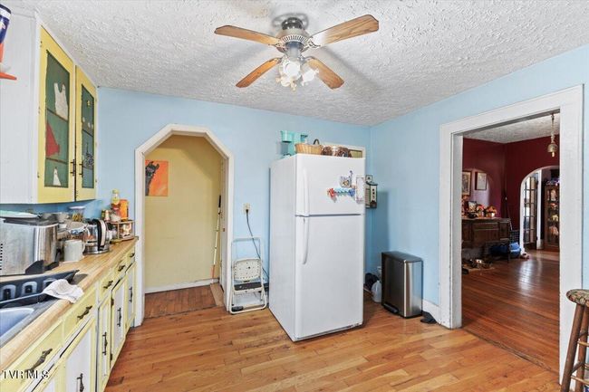 104 Maple St, House other with 5 bedrooms, 3 bathrooms and null parking in Glade Spring VA | Image 8