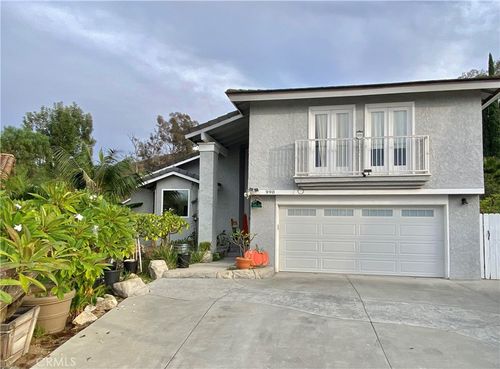 990 S Scripps Cir, Anaheim, CA, 92807-5117 | Card Image