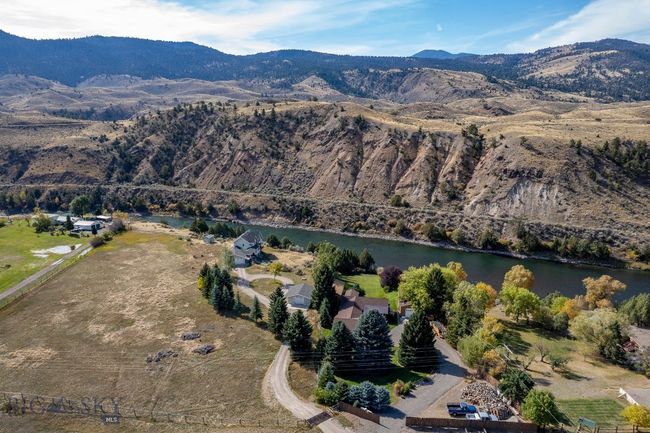 1077 Us Highway 89 S, House other with 3 bedrooms, 3 bathrooms and null parking in Gardiner MT | Image 80