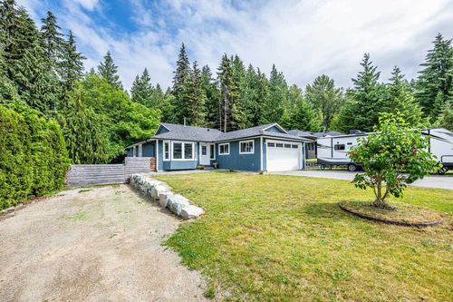 1003 Pia Rd, Squamish, BC, V0N2M2 | Card Image