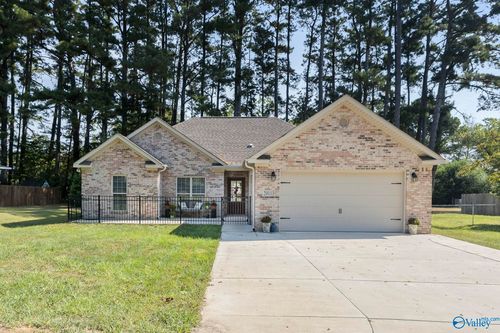 2011 Old Big Cove Rd Se, Owens Cross Roads, AL, 35763-8707 | Card Image