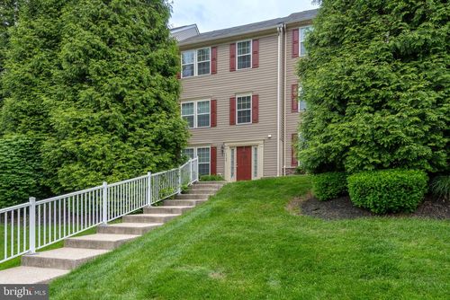 23-1164 Blue Bird Ln, YORK, PA, 17402-9232 | Card Image