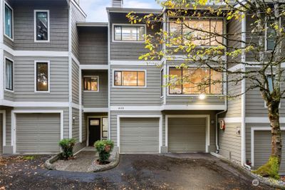 6 - 1633 107th Avenue Se, Townhouse with 2 bedrooms, 1 bathrooms and 2 parking in Bellevue WA | Image 1