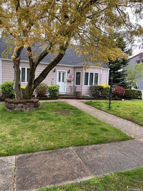 80 Ellen St, Bethpage, NY, 11714-2923 | Card Image