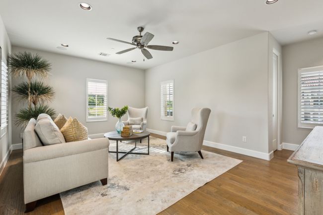 Living room upstairs | Image 22