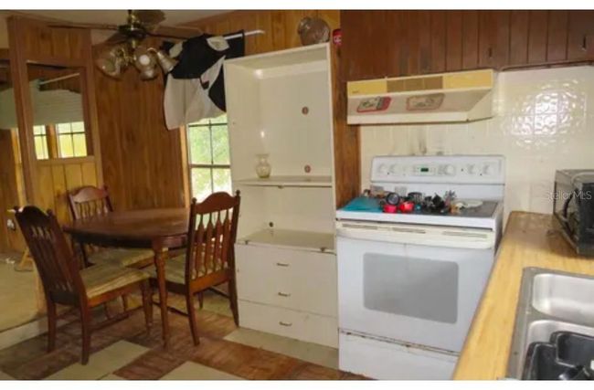 10130 208 Th Path, House other with 2 bedrooms, 1 bathrooms and null parking in O Brien FL | Image 10