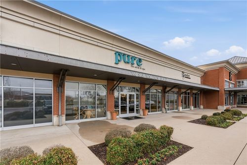 6-700 Se Walton Blvd, Bentonville, AR, 72712-3219 | Card Image