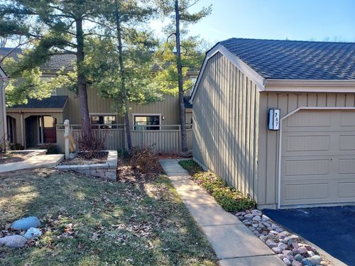 467-787 Oak Hill Rd, Lake Barrington, IL, 60010-1638 | Card Image