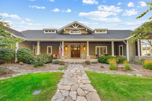 7 Anne Ct, Hawthorn Woods, IL, 60047-6807 | Card Image