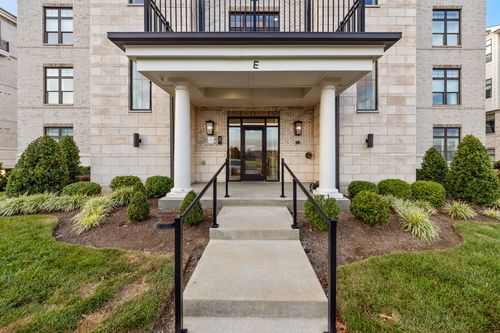 unit-e102-1024 Club View Dr, Gallatin, TN, 37066-1980 | Card Image