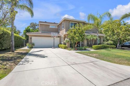 9849 Dreams Ave, San Fernando, CA, 91345-3160 | Card Image