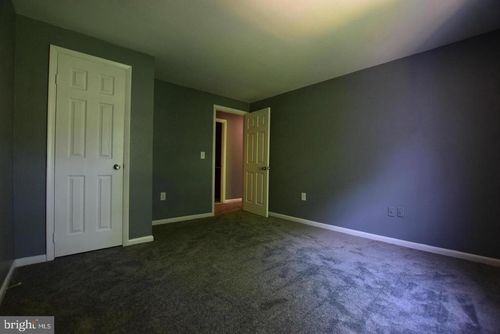 9426 Candleberry Ct, BURKE, VA, 22015-3252 | Card Image