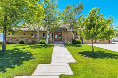1064 S Waterside Dr, Eagle Mountain, UT, 84045-8152 | Card Image