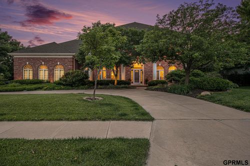 686 N 164th St, Omaha, NE, 68118-2504 | Card Image