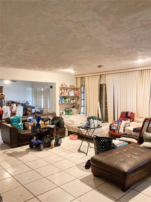2515 Sw 44th Ave, West Park, FL, 33023-4317 | Card Image