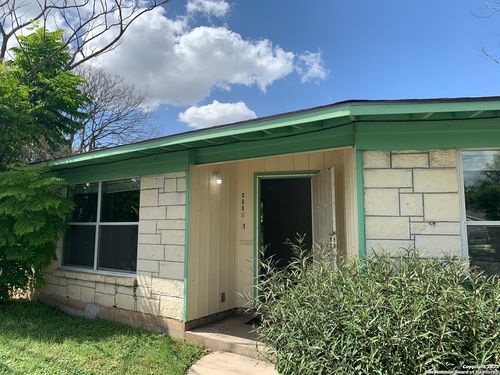 111 Laddie Pl, San Antonio, TX, 78201-3130 | Card Image