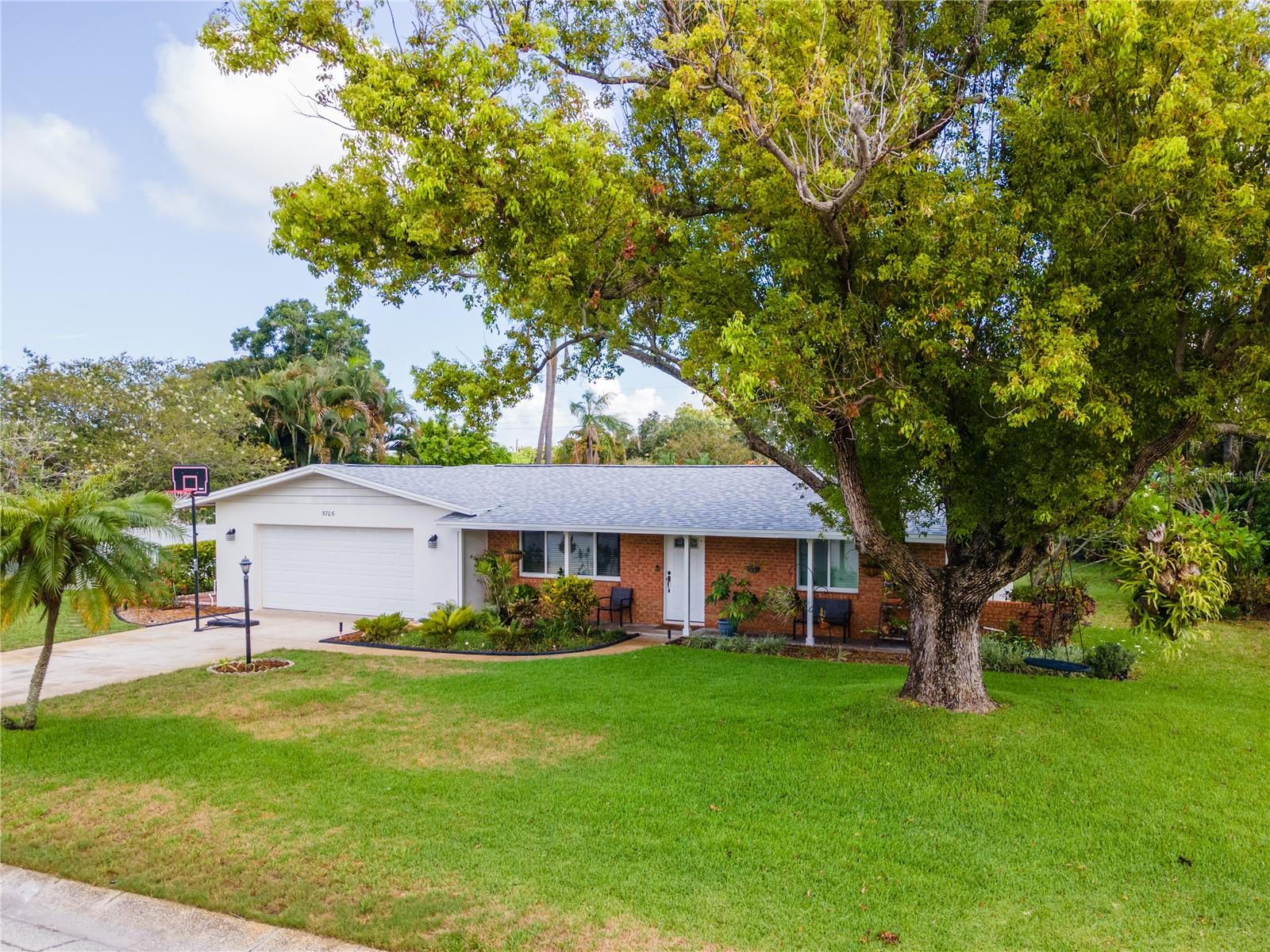 9th Avenue Dr, Bradenton, FL 34209